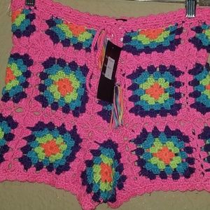 Hot and Delicious crochet multi color shorts size small nwt